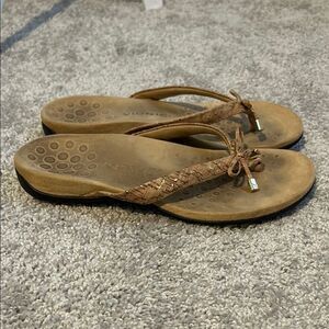 Vionic Women's Cork Design Thong Sandals